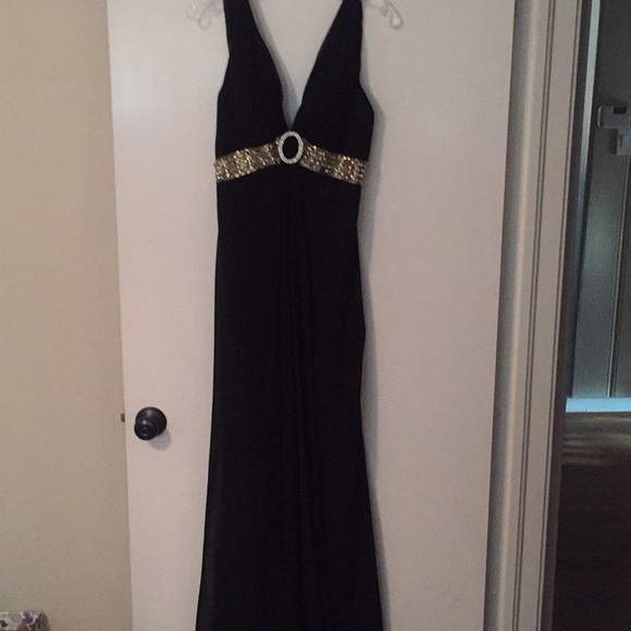 Long evening gown with sequined waist - Picture 1 of 3